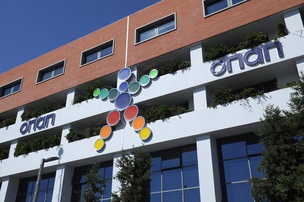 Η ΟΠΑΠ στηρίζει τους σεισμόπληκτους της Κεφαλοννιάς