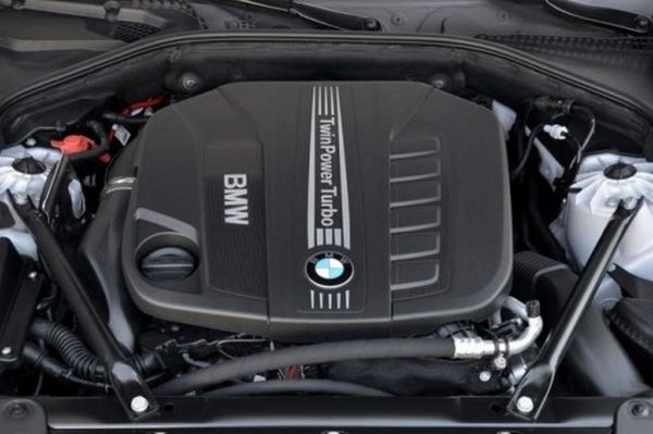 Η BMW ανακαλεί τα 6κύλινδρα μοντέλα της