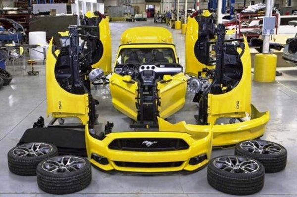 Ανεβάζοντας μια Ford Mustang στο Empire State Building (video)