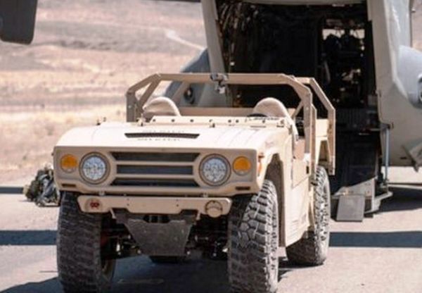 Το νέο τζιπ του αμερικάνικου ναυτικού το έφτιαξε η boeing! Αλλά γιατί είναι τόσο στενό;