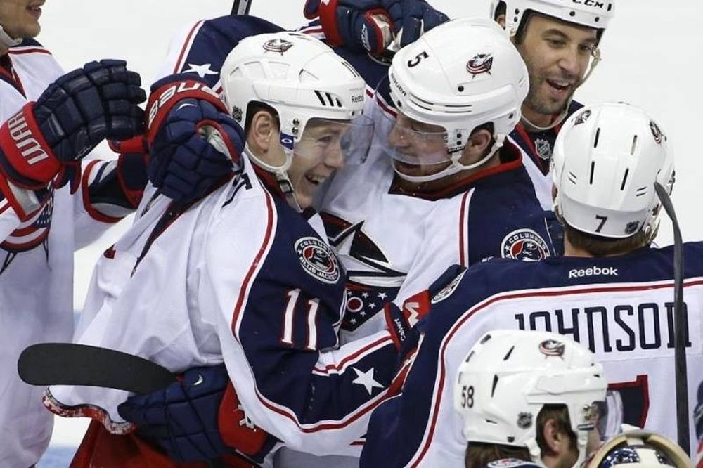 NHL: «Σπάσιμο» για Μπλου Τζάκετς (videos)