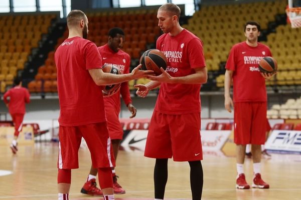 Ολυμπιακός: Η προπόνηση στο ΣΕΦ (video)