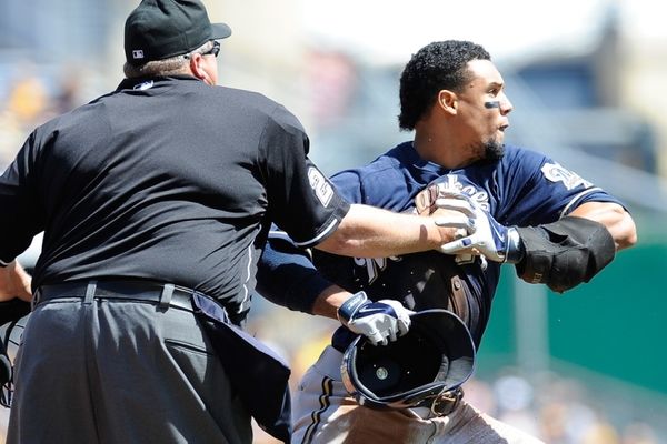 MLB: Τέσσερις «καμπάνες» για τον καυγά των Μπρούερς και Πάιρετς (video)