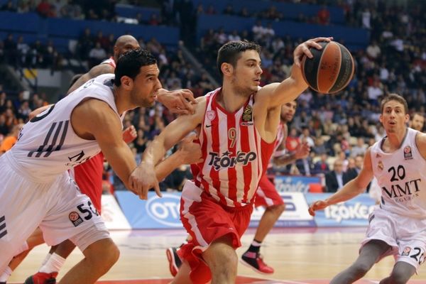 Παπαπέτρου: «Με σκληρή άμυνα στη Μαδρίτη»