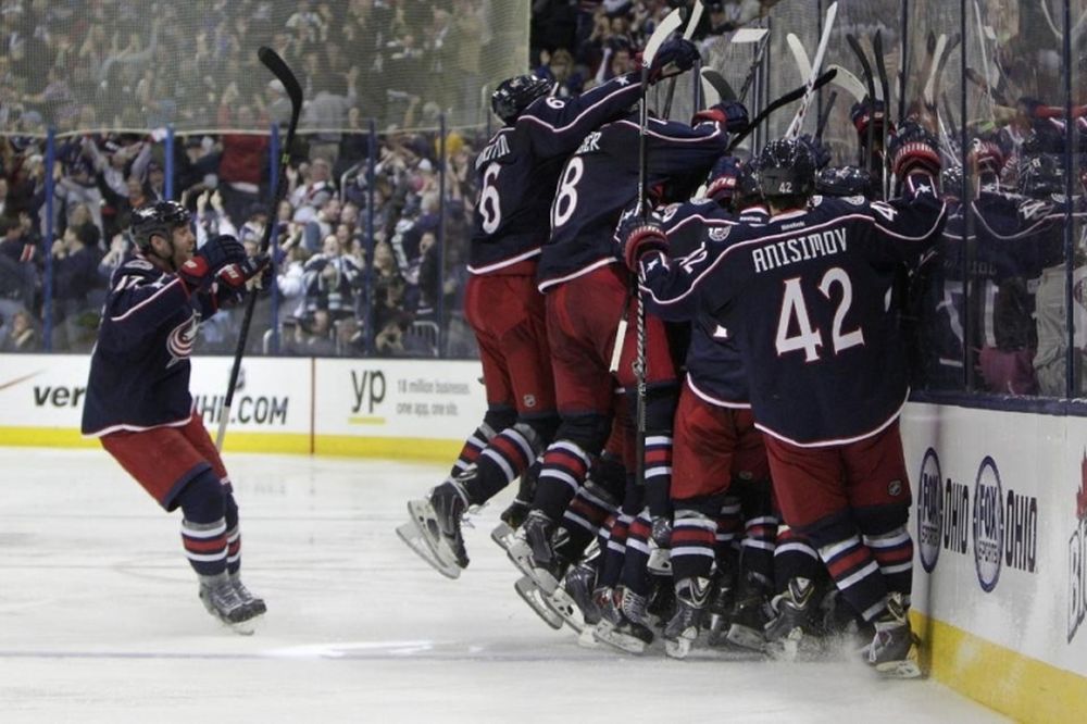 NHL: Από το 0-3 οι Μπλου Τζάκετς (videos)