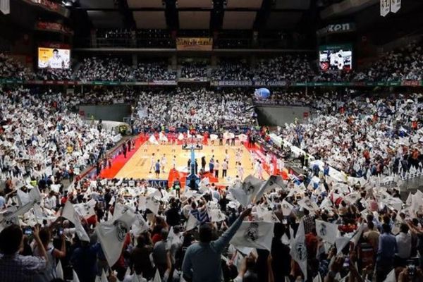 Ρεάλ Μαδρίτης: Κατάμεστο το «Palacio de Deportes» (videos)