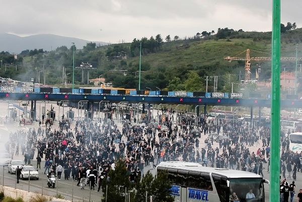 ΠΑΟΚ: Αναμονή στα διόδια των Αφιδνών (videos) 