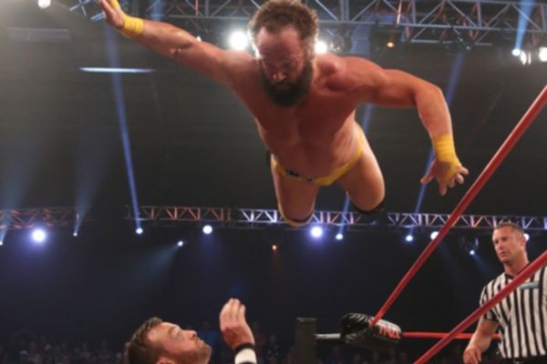 TNA Sacrifice: Παρέμεινε πρωταθλητής ο Young (photos+videos)