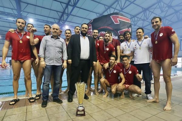 Ολυμπιακός: Η απονομή του πρωταθλήματος στους Άνδρες (video)