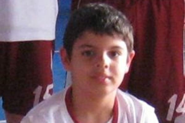 ΕΣΚΑΝΑ: Πένθος για το 13χρονο Βασίλη