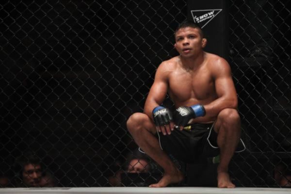 ONE FC 15: Εύκολη υπεράσπιση για Fernandes (GIFs)