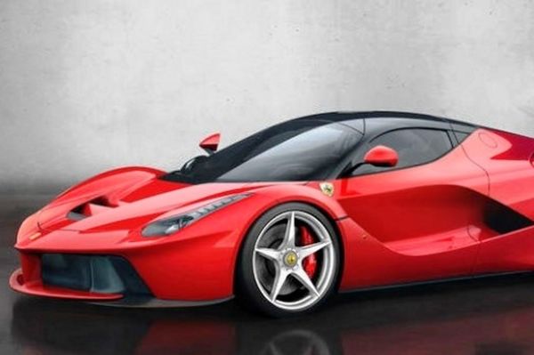 Ferrari Laferrari: Το πρώτο βίντεο στο δρόμο