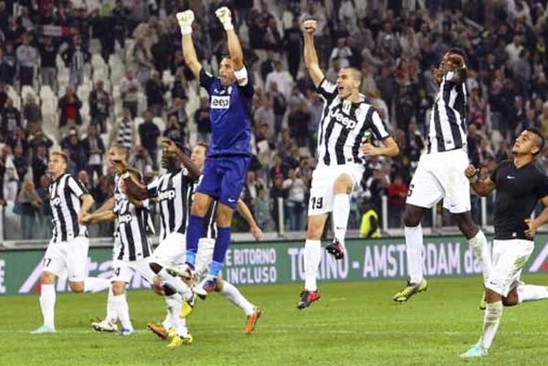 Γιουβέντους: Σαμπάνιες στο ξενοδοχείο (video)