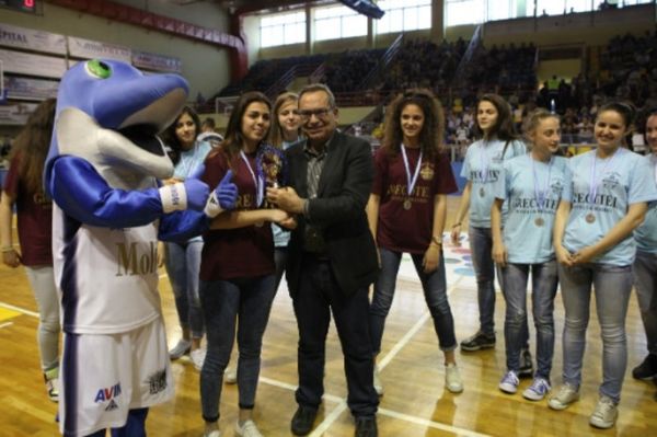 Ρέθυμνο: Η βράβευση των Νεανίδων (photos)