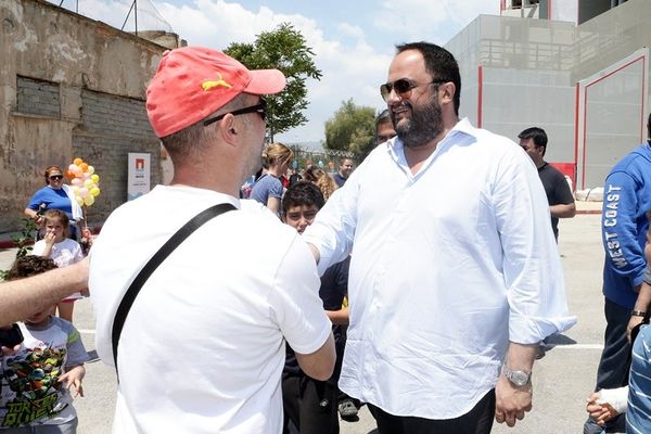 Μαρινάκης: Δίπλα στα παιδιά του Πειραιά (photos)