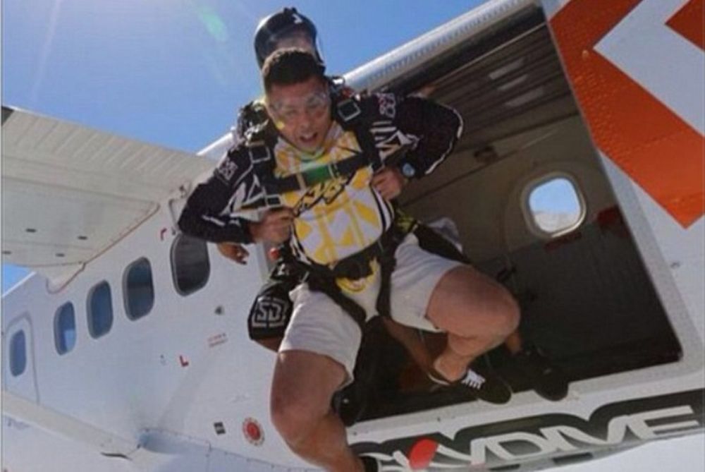 Ρονάλντο: Skydiving ενόψει Παγκοσμίου Κυπέλλου (video)