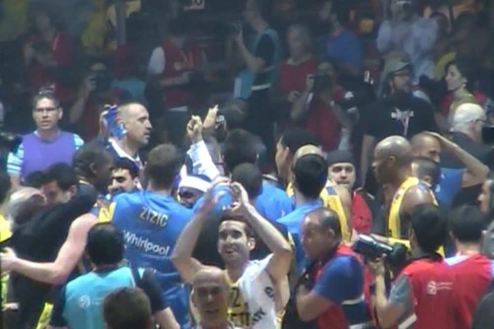 Onsports TV: Με τους φιλάθλους της η Μακάμπι (video)