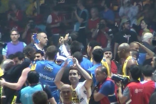 Onsports TV: Με τους φιλάθλους της η Μακάμπι (video)