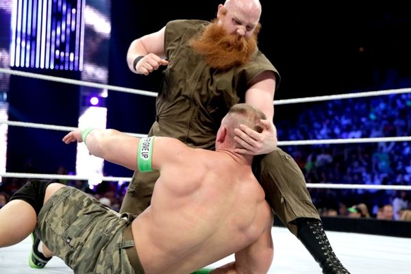 SmackDown: Χρειάστηκε βοήθεια ο Cena (photos+videos)
