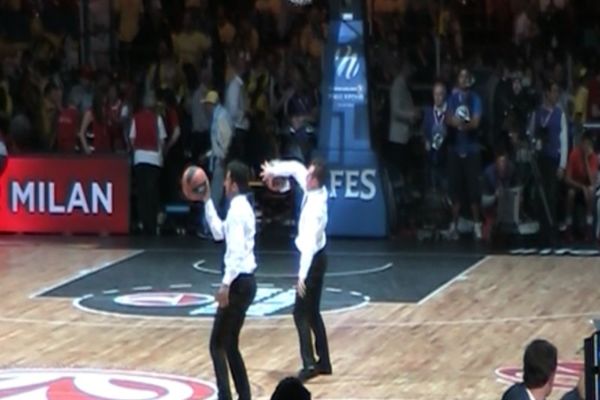 Onsports TV: Εντυπωσίασαν οι άνδρες χορευτές (video)