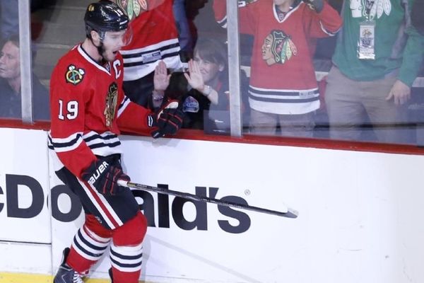 NHL: Θετική αρχή για Μπλάκχοκς (video)