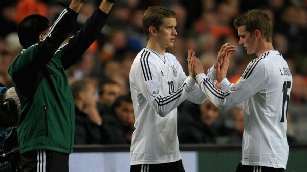 Νοκ – άουτ ο Λαρς Μπέντερ