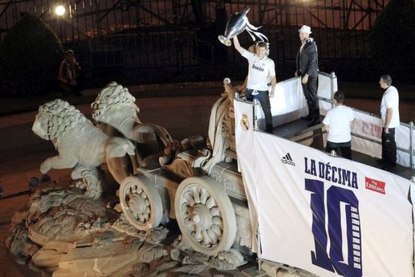 «Κάηκε» η Μαδρίτη για τη Βασίλισσα (photos+videos)