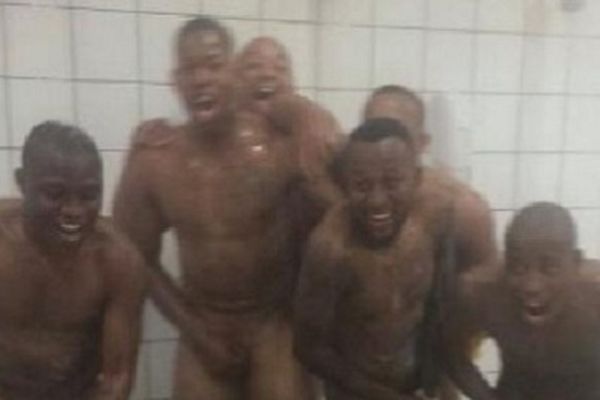 Νότια Αφρική: Παίκτες πανηγύρισαν γυμνοί (photo)