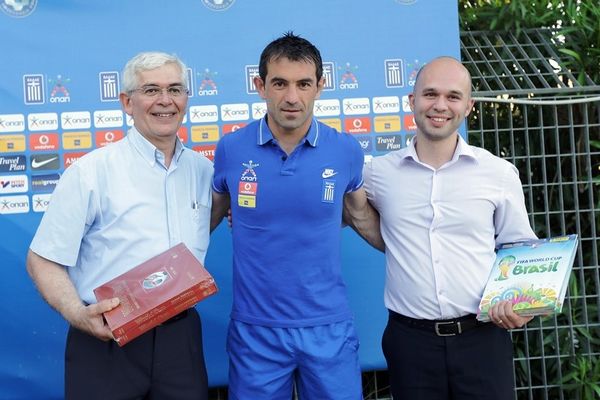 Ελλάδα: Πήραν τα Panini οι διεθνείς (photos)