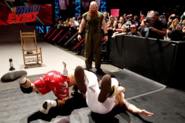 Main Event: Συμβολισμοί από Wyatts (photos+videos)