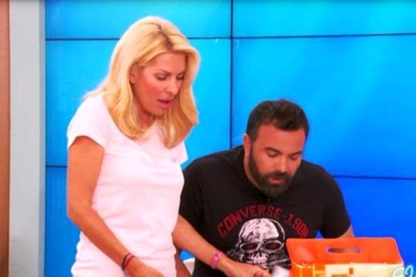 «Ζαλίστηκε» η Μενεγάκη με τα απίστευτα κορμιά των γυναικών 