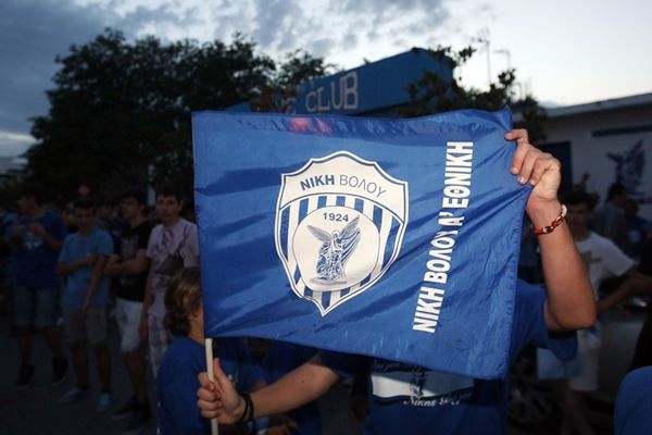 Νίκη Βόλου: Οι οπαδοί γιορτάζουν την άνοδο (photos)