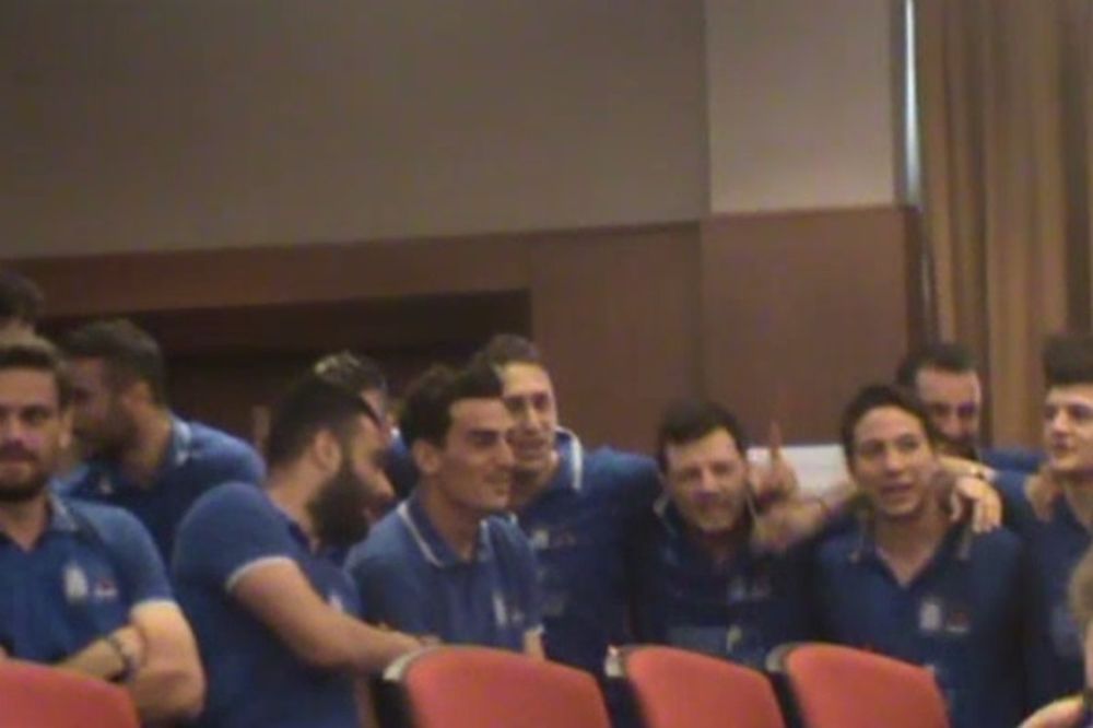 Onsports TV: «Στη χώρα του Πελέ, όλα τα βλέπω μπλε» (video)