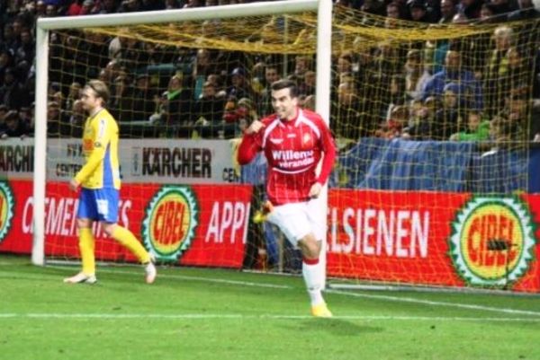 Λεβαδειακός: Ενδιαφέρον για Ντουσέν