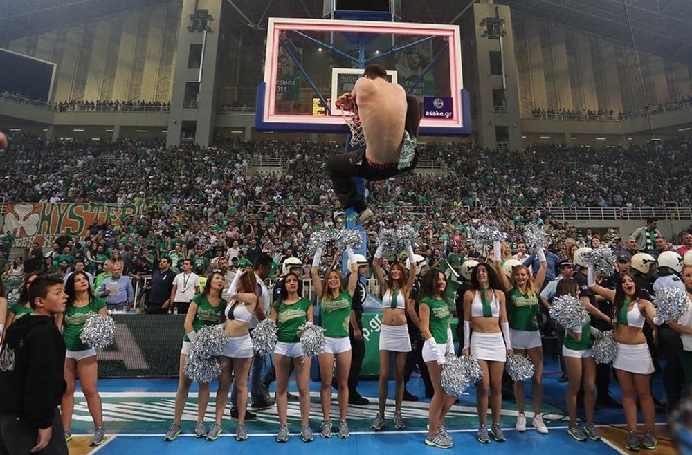 Παναθηναϊκός: Κάρφωσαν και οι οπαδοί! (photos)