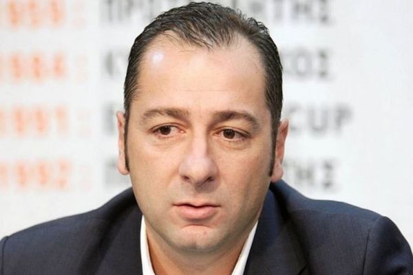 Καραμπέρης: «Θέλει να μείνει ο Μαρκόπουλος»