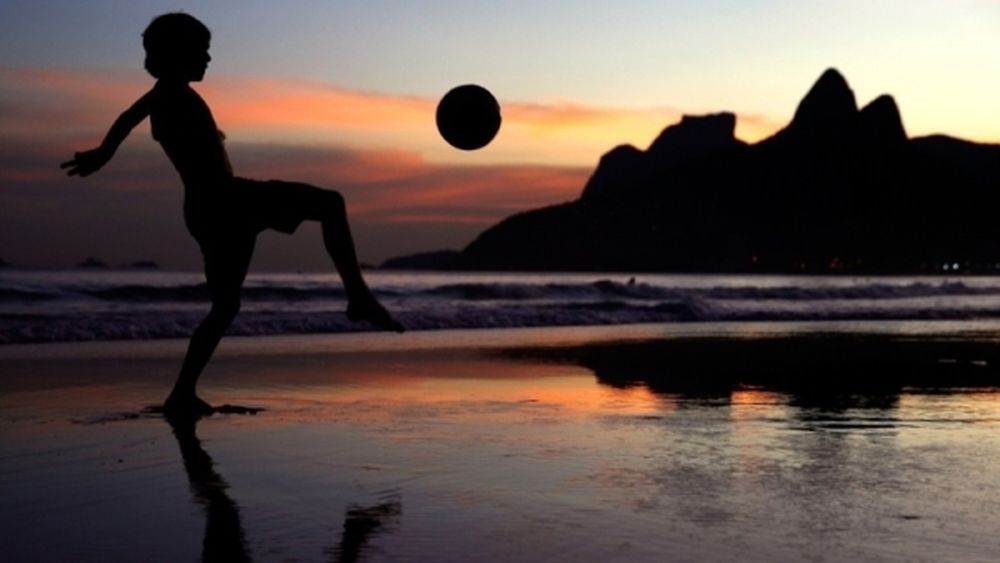 FIFA 2014: Η μπάλα που … γυρίζει όλη τη Βραζιλία (photos)