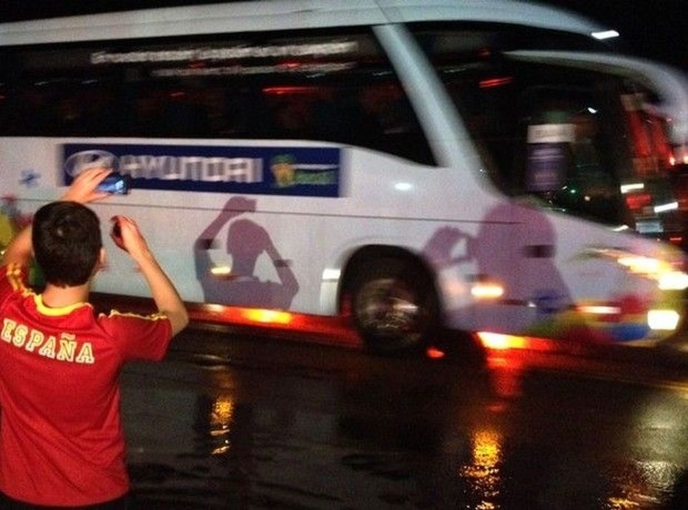 Mundial 2014: Πρωτοφανής υποδοχή των Βραζιλιάνων στους Ισπανούς (video)