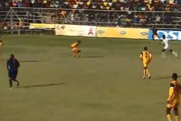 Ζάμπια: Μπράβο ένα γκολ από τους... ανύπαρκτους! (video)