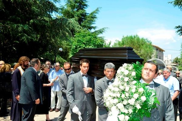 Το τελευταίο «αντίο» στον Κώστα Μουρούζη (photos)