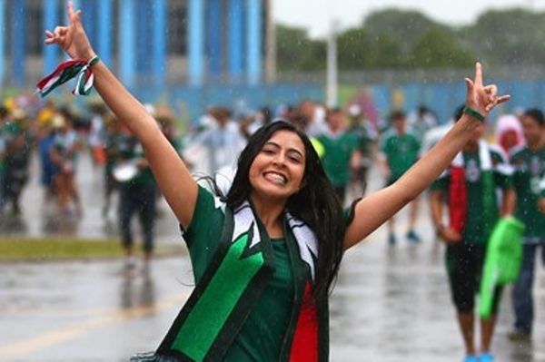Μεξικό - Καμερούν: «Χορός» στη βροχή (photos)
