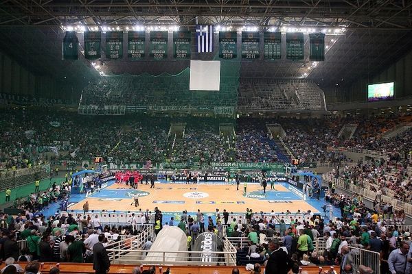 Ευρωλίγκα: Αφιέρωμα στους οπαδούς Παναθηναϊκού και Ολυμπιακού (video)