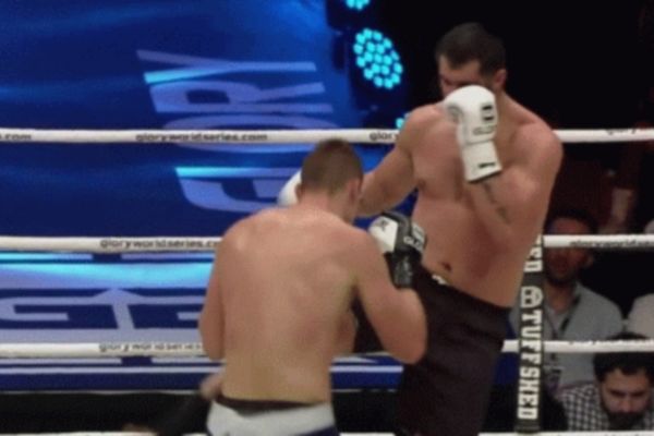 GLORY 17: Πρωταθλητής Heavyweight o Verhoeven (GIFs)