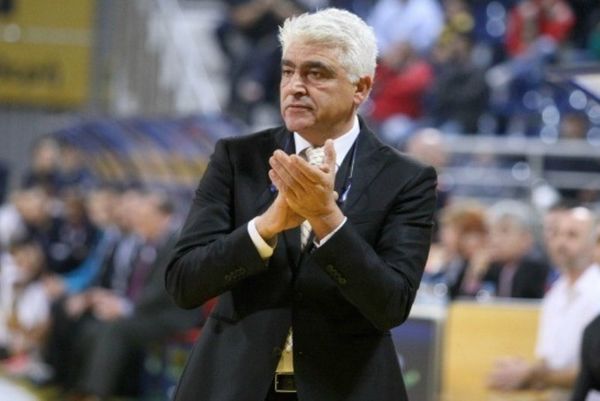 Μουρατίδης: «Καμία σύγκριση Μποχωρίδη - Βεζένκοφ»