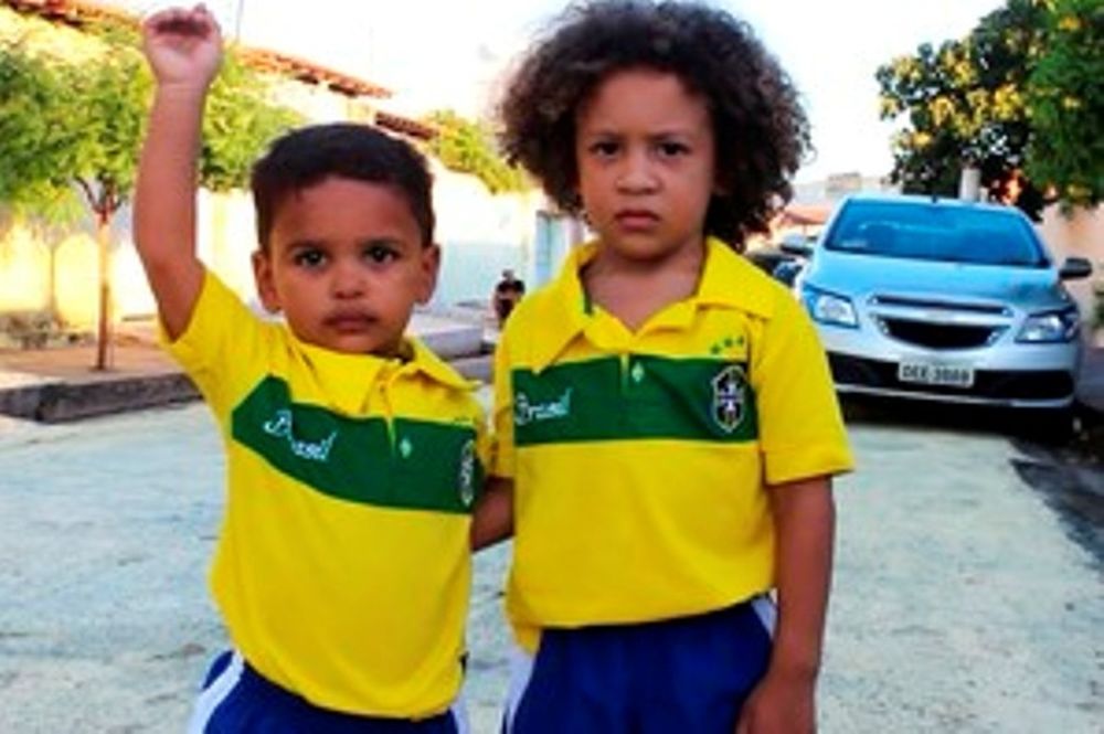 Παγκόσμιο Κύπελλο Ποδοσφαίρου 2014: Οι μικροί σωσίες των Βραζιλιάνων (photos+video)