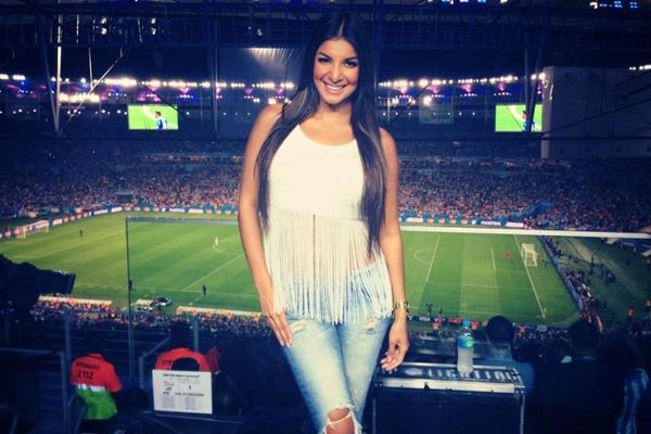 Η σέξι Χαλέ στο Onsports: «Κόστα Ρίκα, η καλύτερη στο Μουντιάλ» (photos+videos)