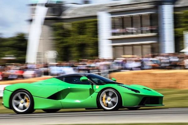 Η πράσινη LaFerrari έκλεψε την παράσταση του Γκούντγουντ