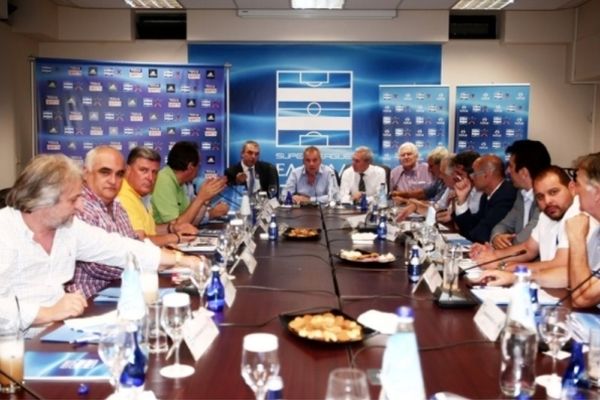 Super League: Αγραφιώτης κι επίσημα
