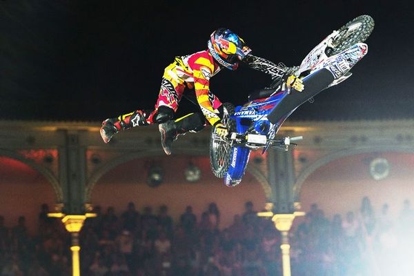 Red Bull X-Fighters: Νικητής ο Pagès (photos)