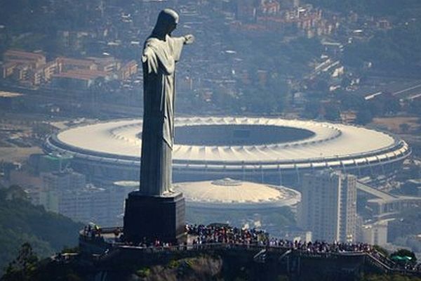 Μουντιάλ 2014: Ποδόσφαιρο και Θρησκεία είναι «ένα» στο Ρίο (videos+photos)